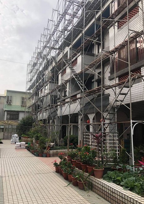 高雄金剛鷹架團隊討論鷹架工程安全